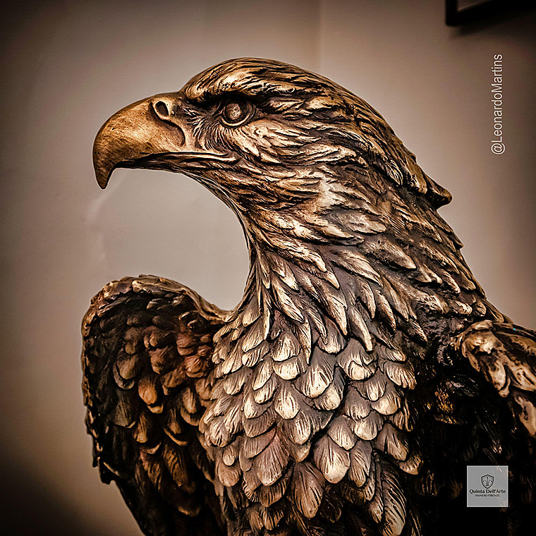 imagem do produto Escultura �guia Real em Bronze 60cm EBZ751 For�a e Eleg�ncia Natural