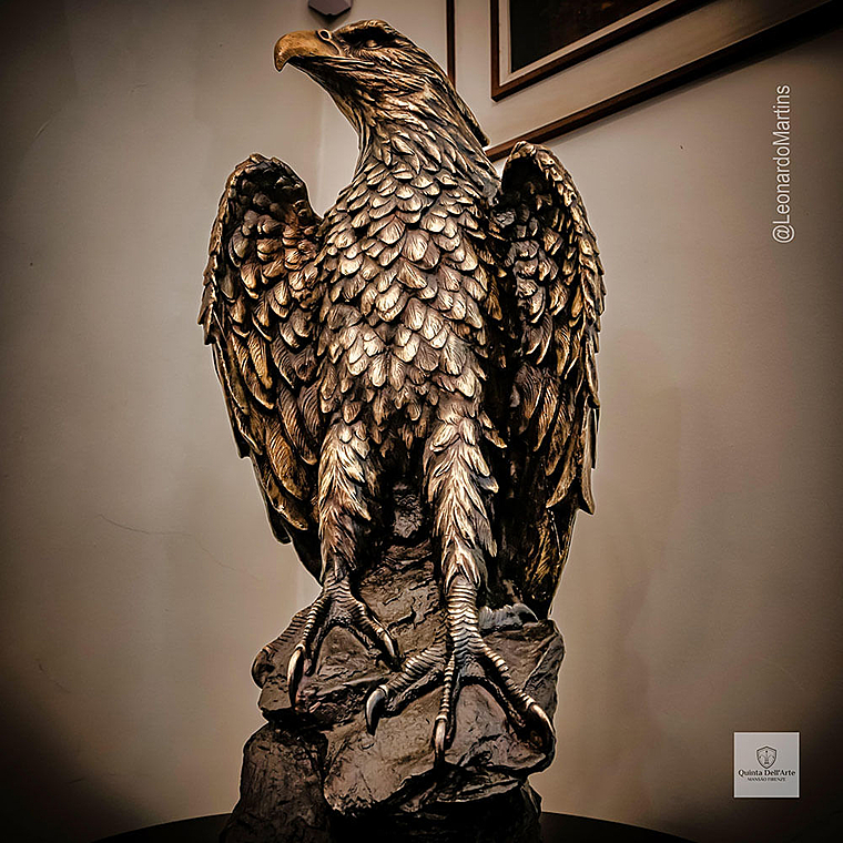 imagem do produto Escultura �guia Real em Bronze 60cm EBZ751 For�a e Eleg�ncia Natural