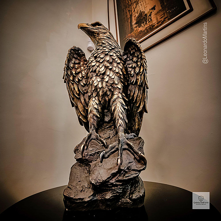 imagem do produto Escultura �guia Real em Bronze 60cm EBZ751 For�a e Eleg�ncia Natural