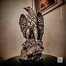 imagem do produto Escultura �guia Real em Bronze 60cm EBZ751 For�a e Eleg�ncia Natural
