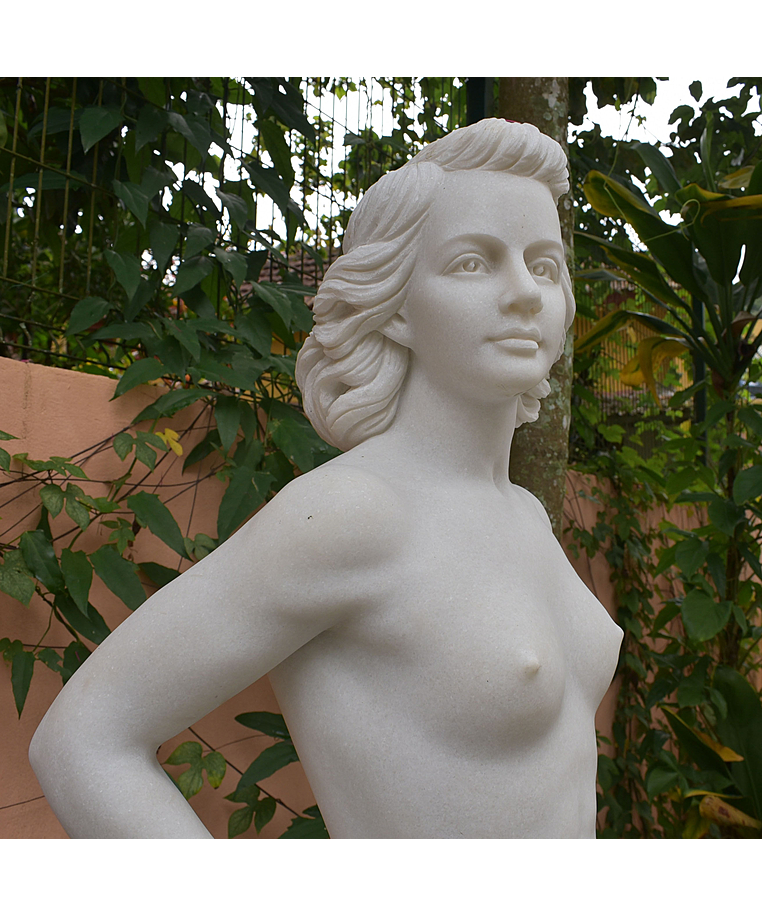 imagem do produto Escultura Anitta 160cm - EMP470 Destaque no Paisagismo de Luxo