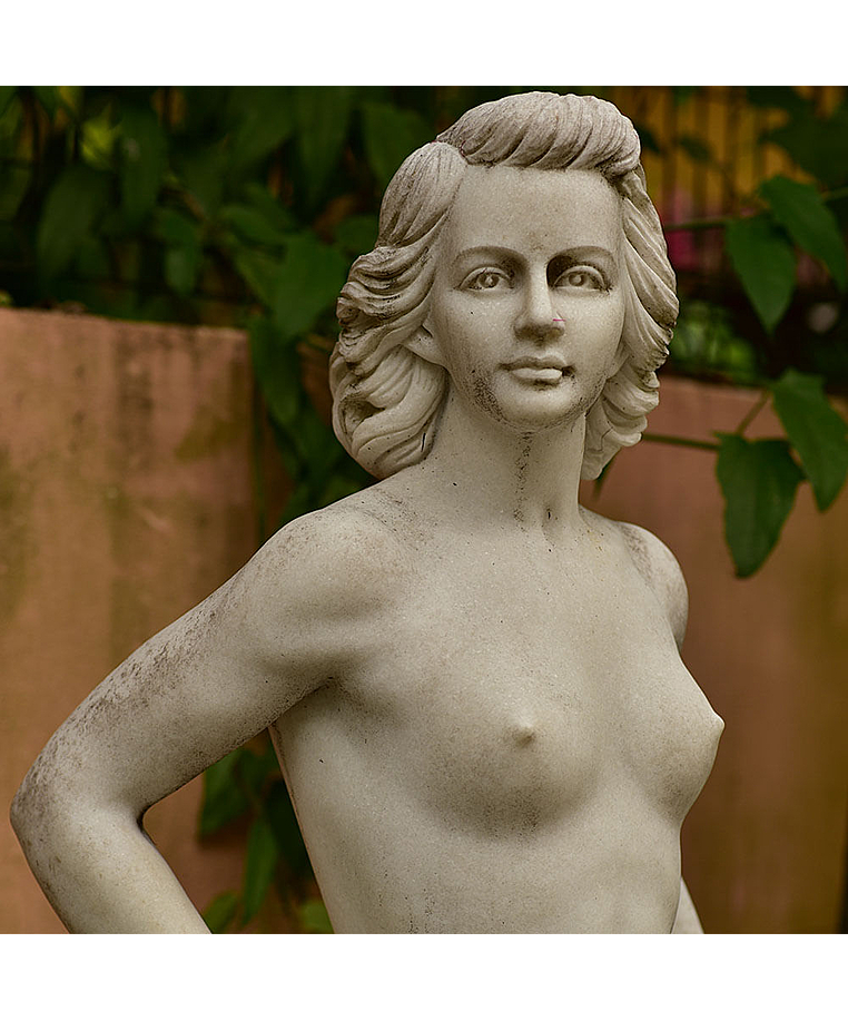 imagem do produto Escultura Anitta 160cm - EMP470 Destaque no Paisagismo de Luxo