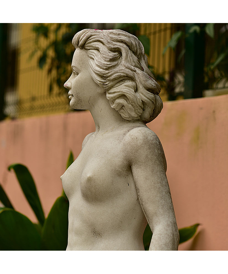 imagem do produto Escultura Anitta 160cm - EMP470 Destaque no Paisagismo de Luxo