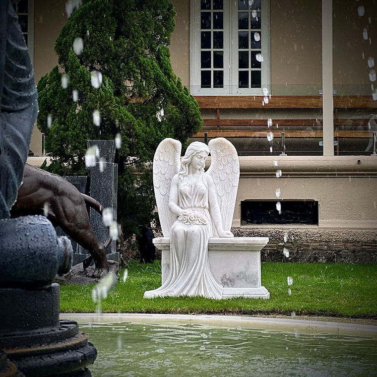 imagem do produto Escultura Anjo Sereno M�rmore Branco 110cm - EMP747 Delicadeza Escult�rica 