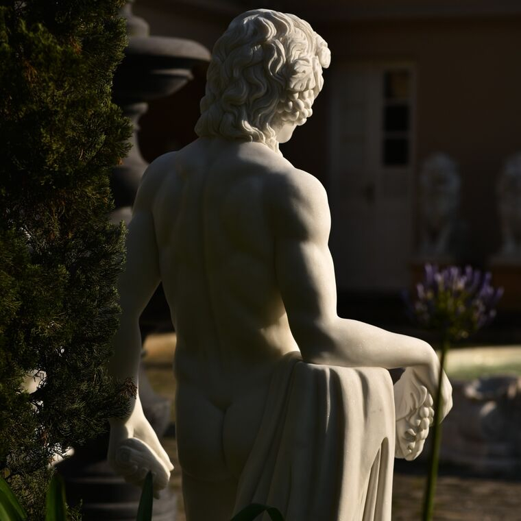 imagem do produto Escultura Baco M�rmore Branco 160cm - EMP781