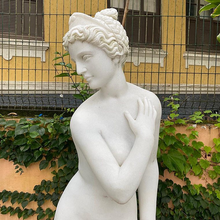 imagem do produto Escultura Banhista 160cm  EMP468 Para Jardins e �reas Externas
