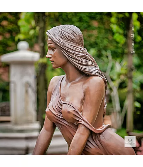 imagem de Escultura Bella Dona Bronze 160cm  - EBZ697 Elegância e Sofisticação