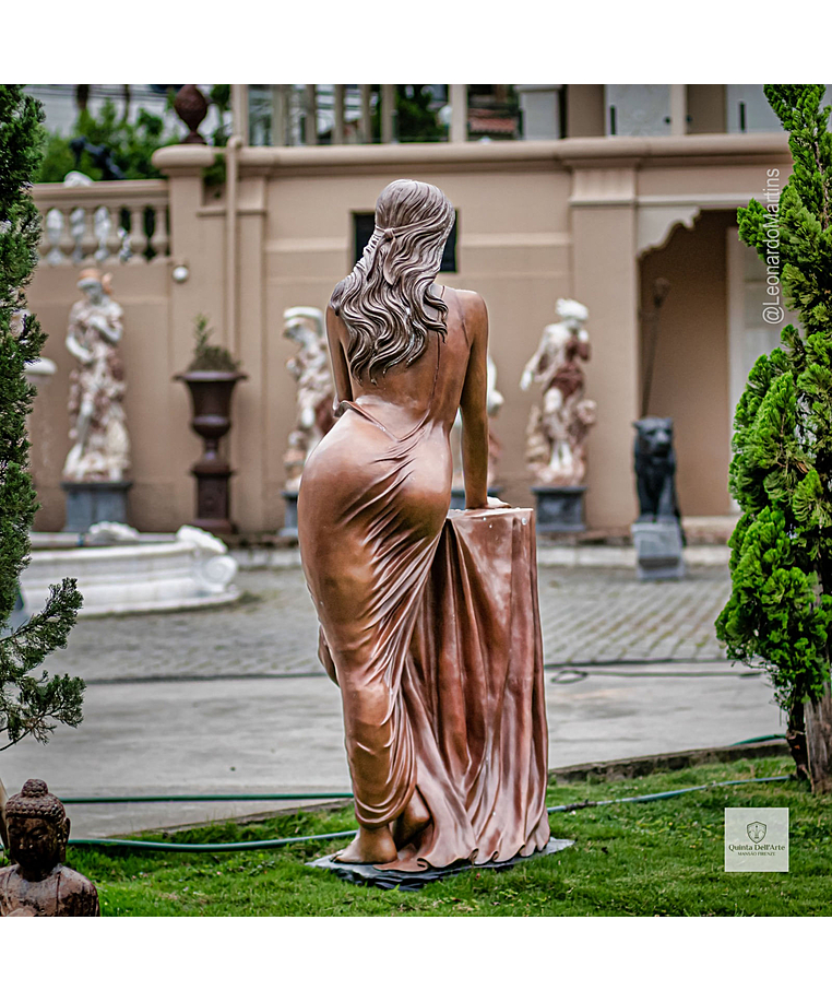 imagem do produto Escultura Bella Dona Bronze 160cm  - EBZ697 Eleg�ncia e Sofistica��o