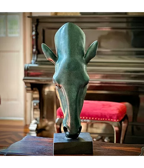 imagem de Escultura Cabeça de Cavalo em Bronze 80cm VRBZ348 Expressão e Elegância