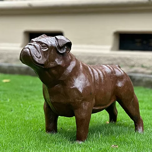 imagem de Escultura Cachorro Bulldog Inglês em Ferro Fundido 54cm VRF249 Estilo e Personalidade