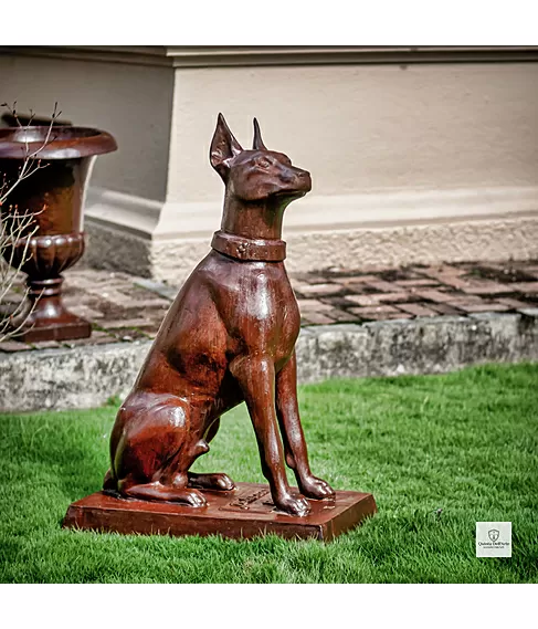 imagem de Escultura Cachorro Dobermann Olhando para Direita 98cm - VRF255D