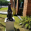 imagem do produto Escultura Cachorro Dobermann Olhando para Esquerda 98cm VRF255E Eleg�ncia e Presen�a