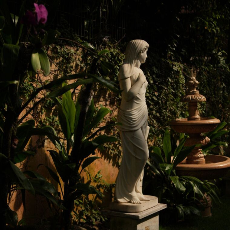 imagem do produto Escultura Camponesa em M�rmore 150cm - EMP370 Simplicidade e Eleg�ncia Cl�ssica