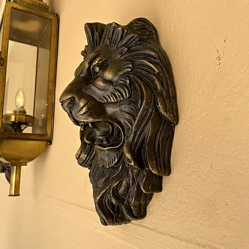 imagem de Escultura Cara de Leão em Bronze 34cm EBZ605 Detalhes Marcantes