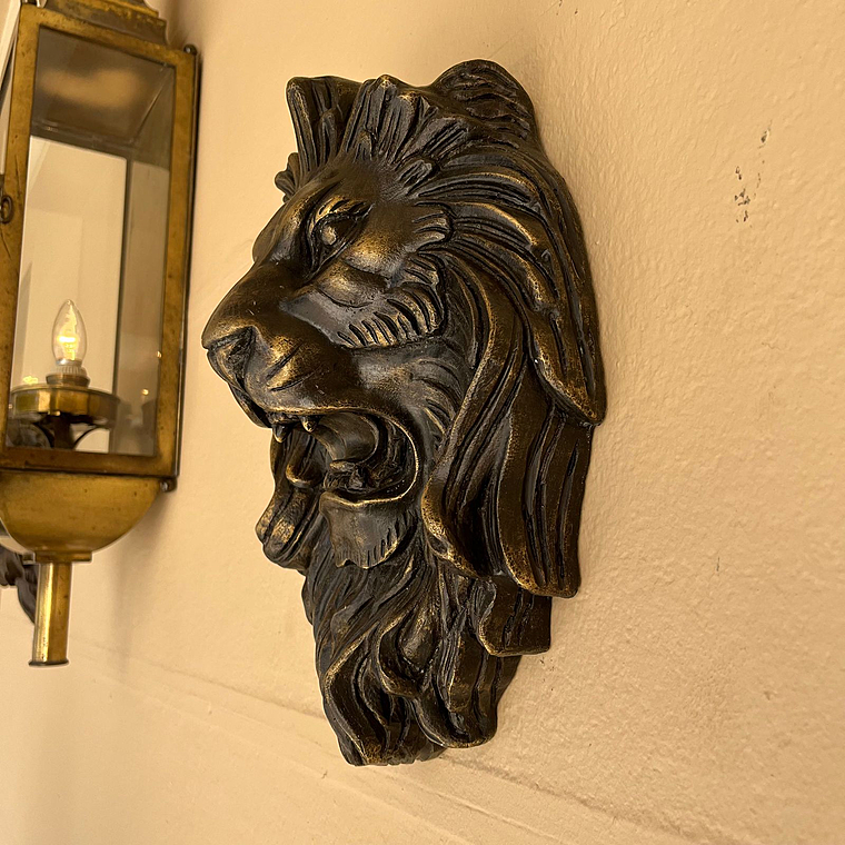 imagem do produto Escultura Cara de Le�o em Bronze 34cm EBZ605 Detalhes Marcantes