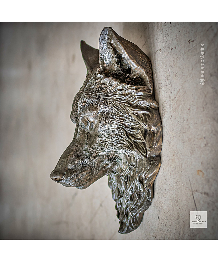 imagem do produto Escultura Cara de Lobo em Bronze 40cm - VRBZ351