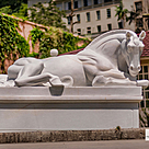 imagem do produto Escultura Cavalo Deitado com Base em M�rmore 135cm - EMP577 Eleg�ncia e Serenidade