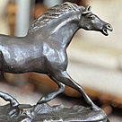 imagem do produto Escultura Cavalo Puro Sangue �rabe em Bronze 40cm VRBZ333 Eleg�ncia e Nobreza