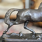 imagem do produto Escultura Cavalo Puro Sangue �rabe em Bronze 40cm VRBZ333 Eleg�ncia e Nobreza