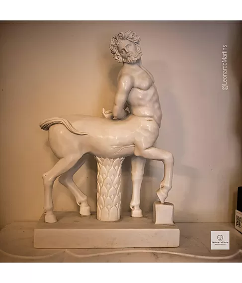 imagem de Escultura Centauro em Mármore Branco 50cm - EMP614