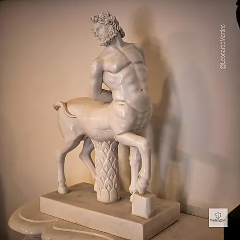 imagem de Escultura Centauro em Mármore Branco 50cm EMP614 Arte e Mitologia