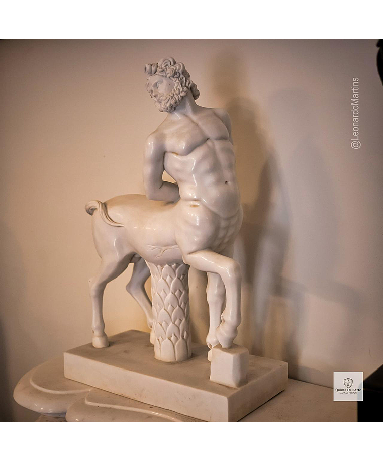 imagem do produto Escultura Centauro em M�rmore Branco 50cm EMP614 Arte e Mitologia