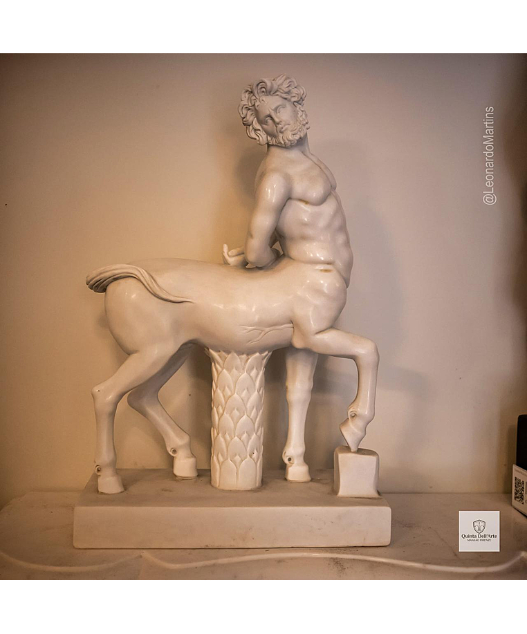 imagem do produto Escultura Centauro em M�rmore Branco 50cm EMP614 Arte e Mitologia