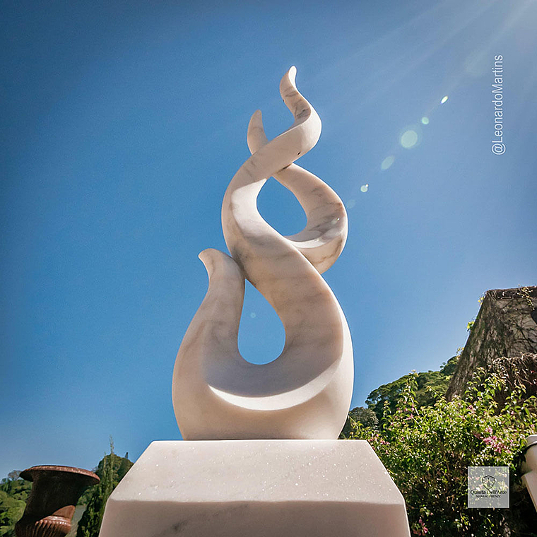 imagem do produto Escultura Chama Esculpida Branco 150cm - EMP740 Presen�a Arquitet�nica