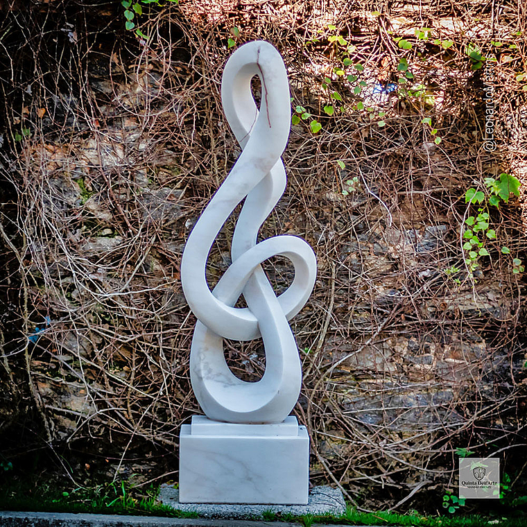 imagem do produto Escultura Contorno da Realeza M�rmore Branco 120cm - EMP734 Inspira��o Nobre e Elegante