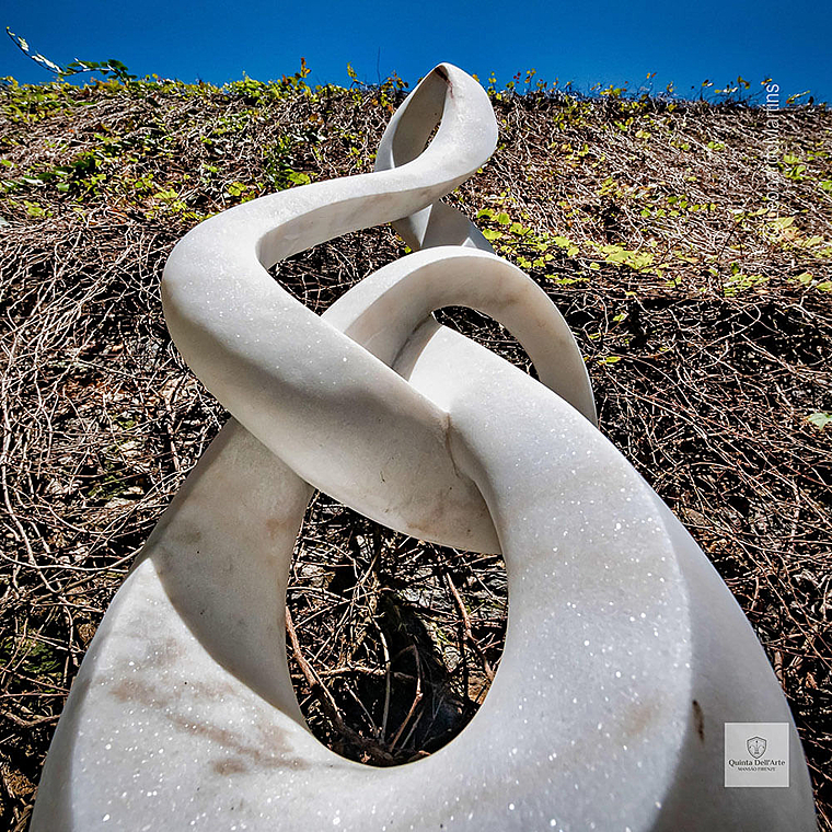 imagem do produto Escultura Contorno da Realeza M�rmore Branco 120cm - EMP734 Inspira��o Nobre e Elegante