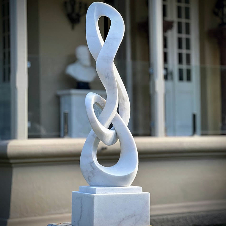 imagem do produto Escultura Contorno da Realeza M�rmore Branco 120cm - EMP734 Inspira��o Nobre e Elegante