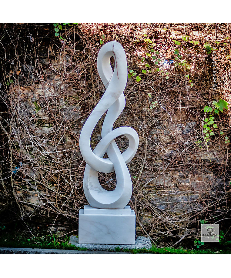 imagem do produto Escultura Contorno da Realeza M�rmore Branco 120cm - EMP734