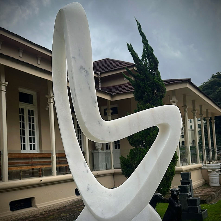 imagem do produto Escultura Curva Eterna M�rmore Branco 100cm EMP744 Composi��es Modernas