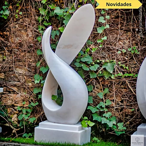 imagem de Escultura Curva Majestosa Mármore Branco 120cm - EMP729 Design Sofisticado