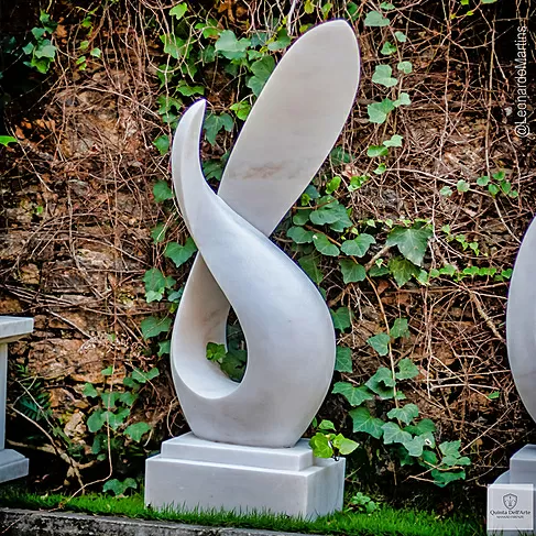 imagem de Escultura Curva Majestosa Mármore Branco 120cm - EMP729 Design Sofisticado