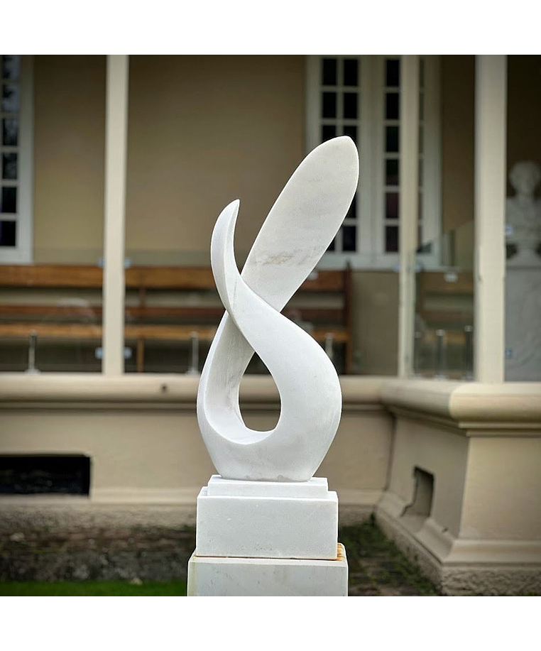 imagem do produto Escultura Curva Majestosa M�rmore Branco 120cm - EMP729