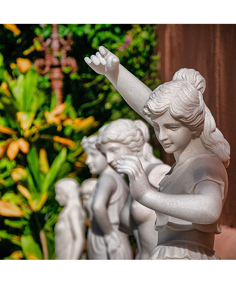 imagem do produto Escultura Dan�arina 160cm - EMP457