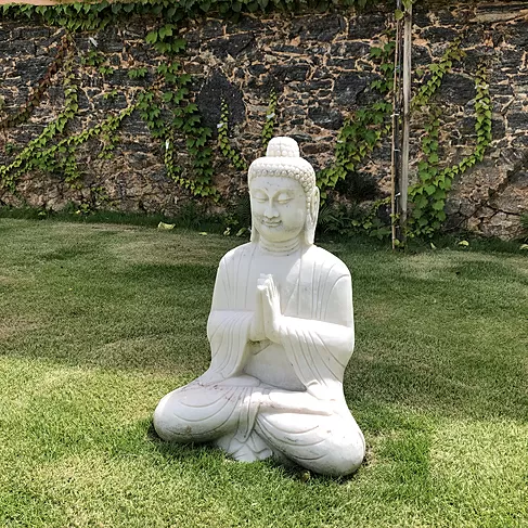 imagem de Escultura de Buda Sentado em Mármore Branco 60cm - EMP132 Estilo Clássico e Serenidade