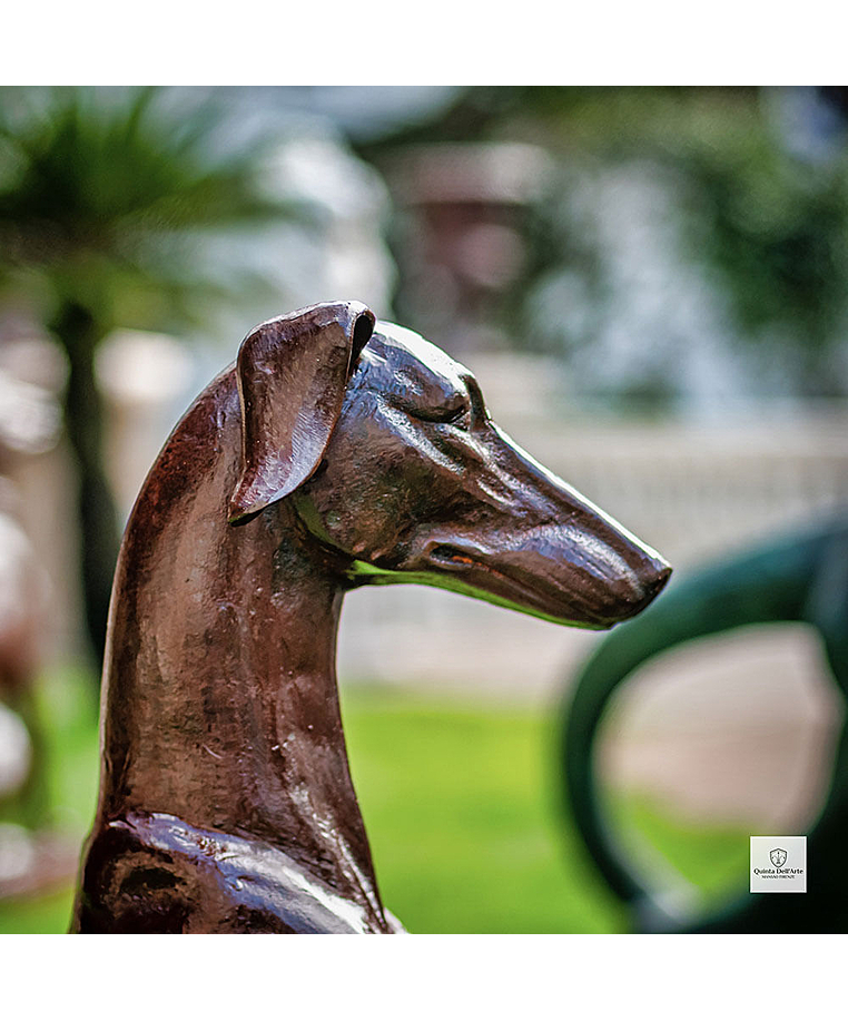 imagem do produto Escultura de Cachorro Galgo 82cm VRF150 Eleg�ncia e Movimento