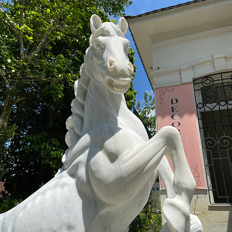 imagem do produto Escultura de Cavalo Rampante em M�rmore 235cm - EMP578 Destaque para Haras