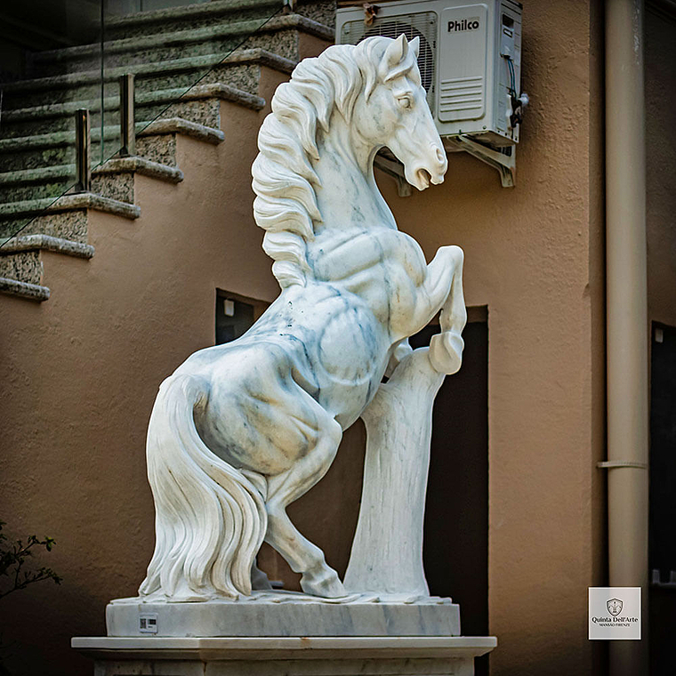 imagem do produto Escultura de Cavalo Rampante em M�rmore 235cm - EMP578 Destaque para Haras