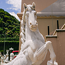 imagem do produto Escultura de Cavalo Rampante em M�rmore 235cm - EMP578 Destaque para Haras