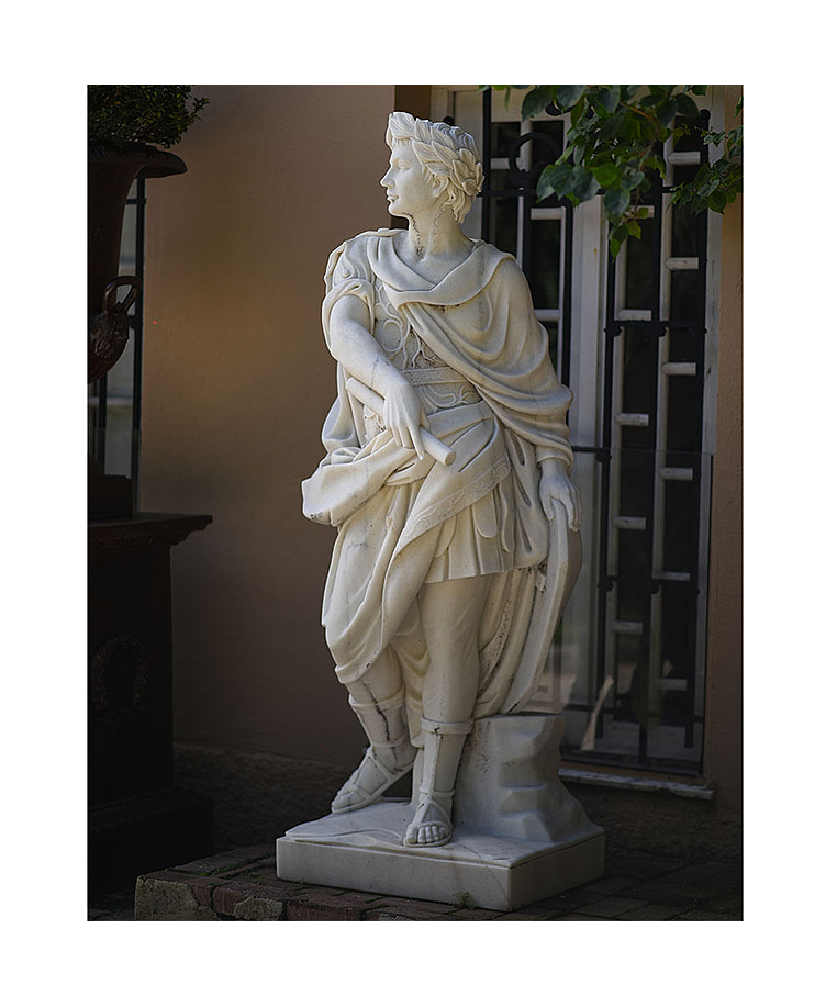 imagem do produto Escultura de J�lio Cesar M�rmore 180 + 50cm Base - EMP524