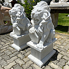 imagem do produto Escultura de Le�es com Escudo em M�rmore 104cm | Est�tua Premium EMP576