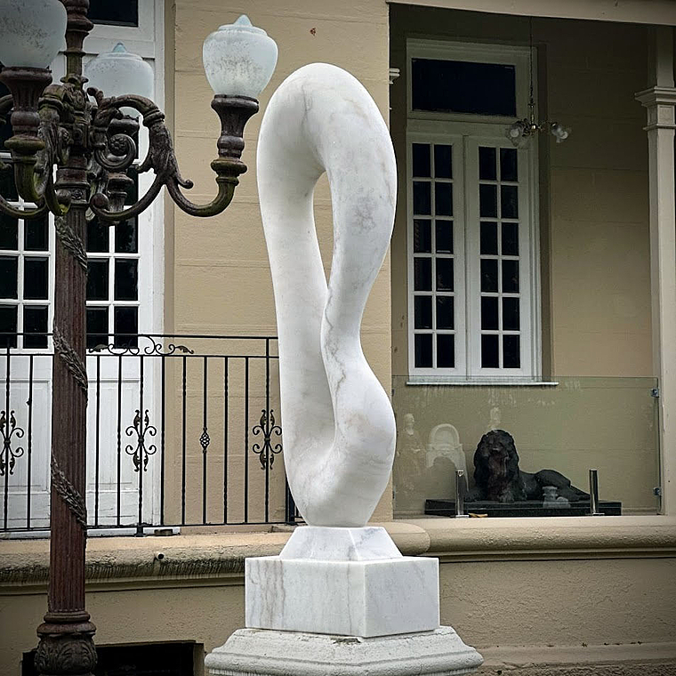 imagem do produto Escultura de Marmore Arco Nobre 165cm EMP720 Eleg�ncia Arquitet�nica