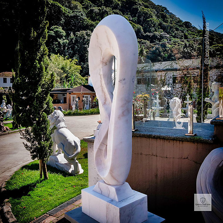 imagem do produto Escultura de Marmore Arco Nobre 165cm EMP720 Eleg�ncia Arquitet�nica