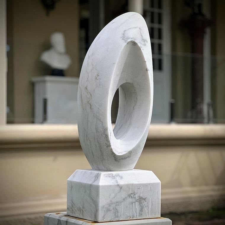 imagem do produto Escultura Elo Eterno M�rmore Branco 100cm - EMP228 Eleg�ncia e Significado