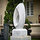 imagem do produto Escultura Elo Eterno M�rmore Branco 100cm - EMP228 Eleg�ncia e Significado