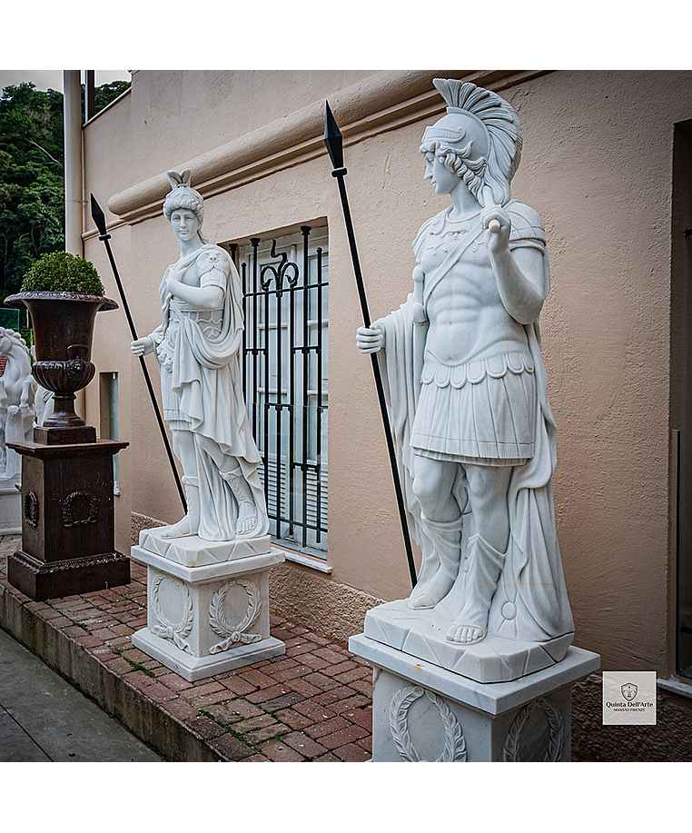 imagem do produto Escultura em M�rmore Centurione 230cm com base - EMP563