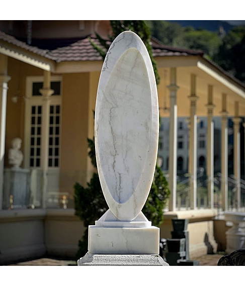 imagem de Escultura Essencia Refletida Mrmore Branco 160cm - EMP722